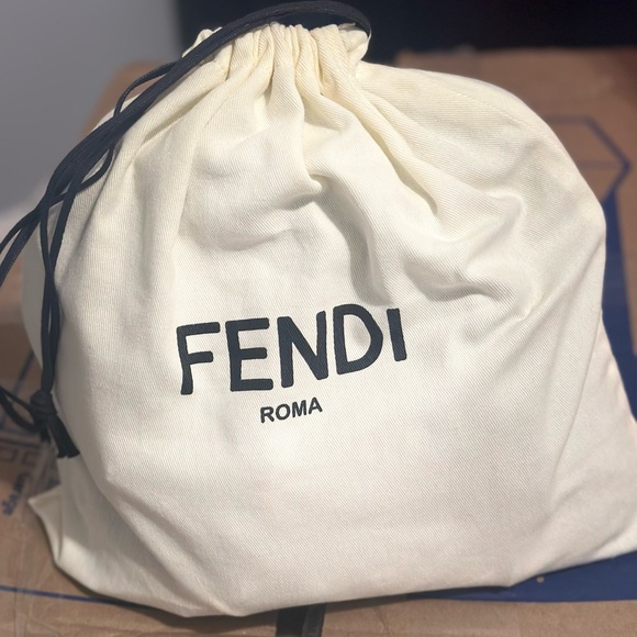Fendi Roma Yellow Tote - Picture 2 of 6